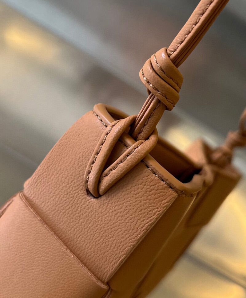 Bottega Veneta Cassette Pouch On Strap 730543
